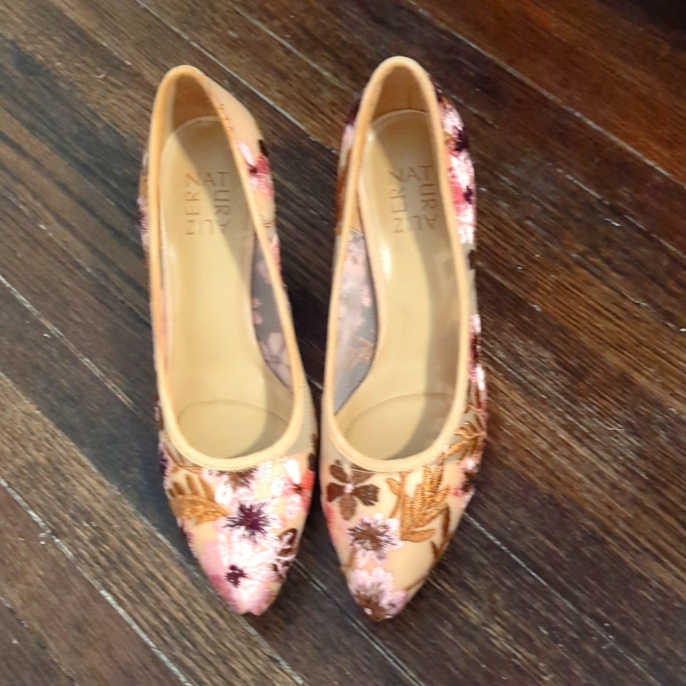Floral Naturalizer narrow heels
